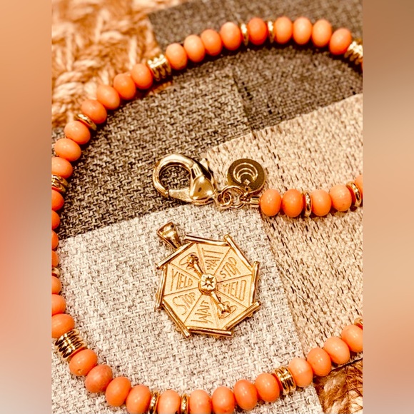 Jane Win Make Your Own Luck Wheel Pendant - Picture 3 of 4